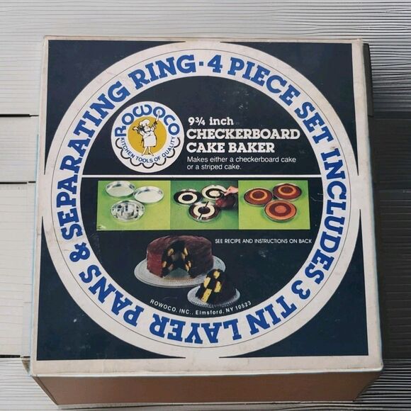 Vintage Rowoco 9 3/4 Inch Checkerboard  Cake Baker 4 Piece Tin Baking Set - Picture 1 of 12